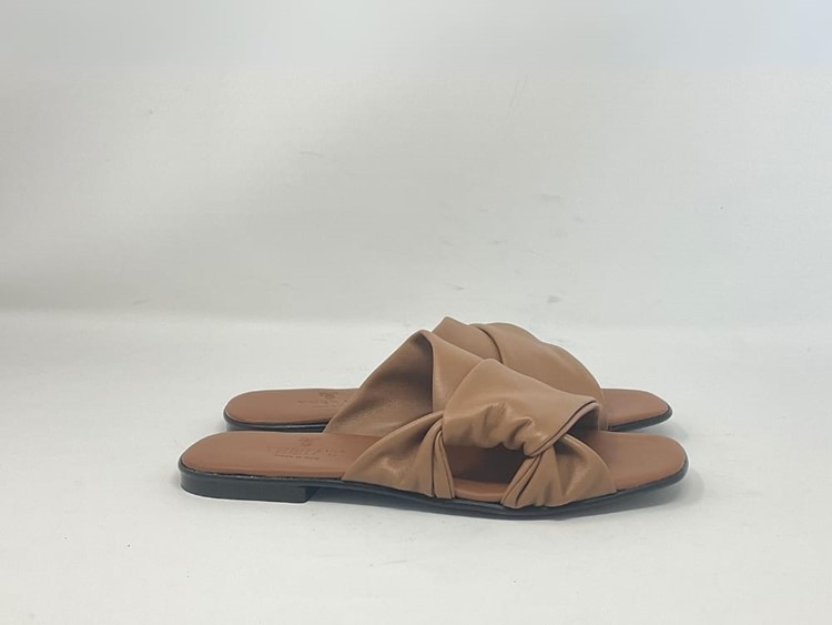 24011 TH COGNAC - THERA'S Slipper nodo