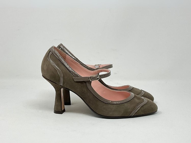 1777 TO - ANNA F Mary jane cam