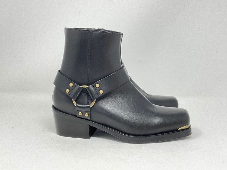 IRINA 30 - AMEBOOT Frye basso