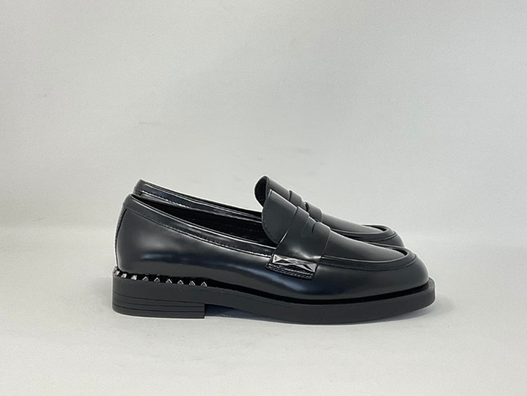 F24-WHISPERSTU01 - ASH Mocassino studs